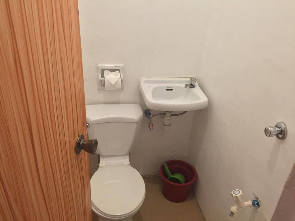 アレクスズ バックパッカーズ トラベル ロッジ エルニド エクステリア 写真